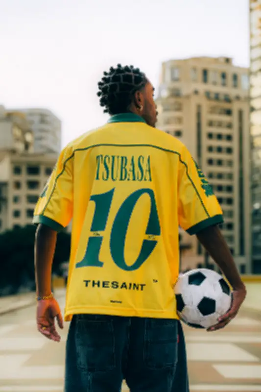 Thesaint e Captain Tsubasa: collab de streetwear na Copa de 2026