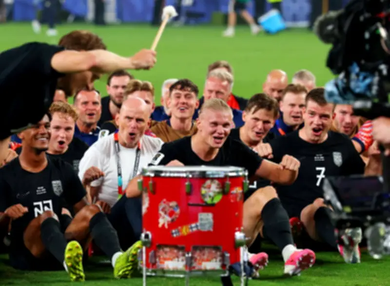 Torcedores noruegueses acordam rei após classificação na Copa