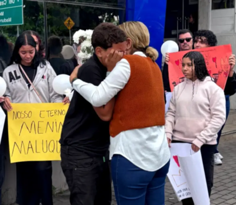 Tragédia na Pavuna: menino de 12 anos morre com bala perdida nos braços do irmão