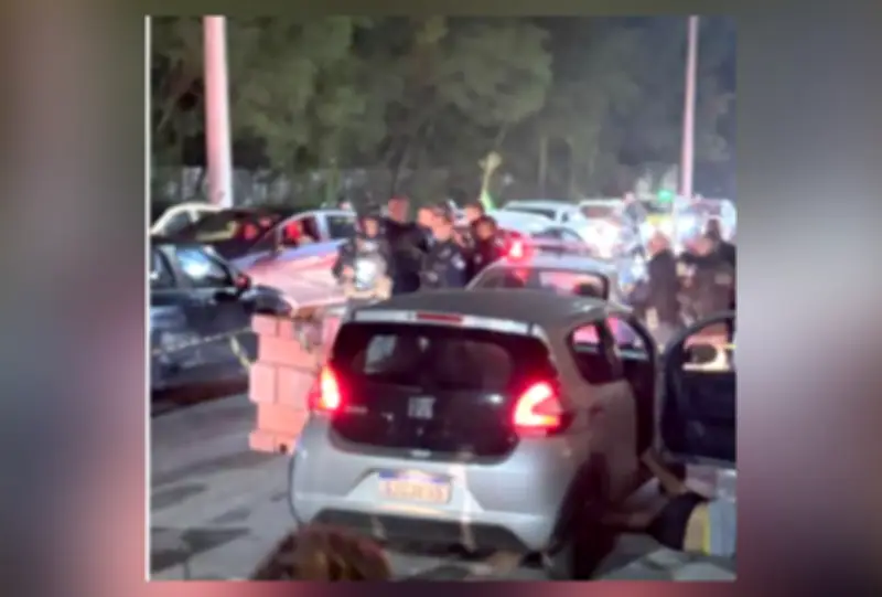 Três jovens mortos a tiros em frente a condomínio no Recreio