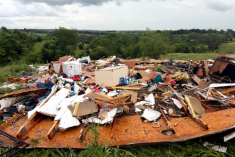 Três tornados devastam Chicago; milhares ficam sem energia