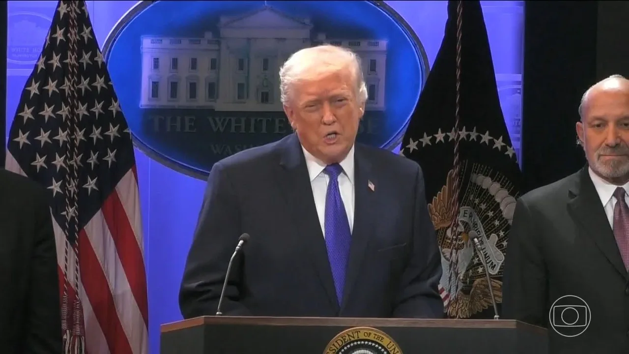 Trump Eleva Tarifa Global para 15% Após Derrota na Suprema Corte