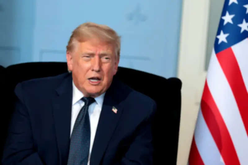 Trump assina acordo interino de paz com o Irã