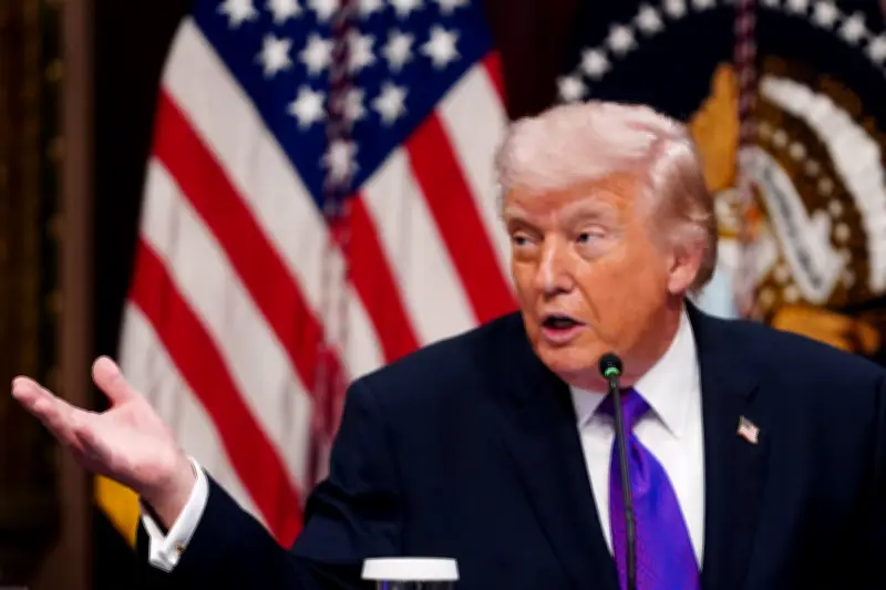 Trump cancela assinatura de lei habitacional e exige aprovação de projeto eleitoral