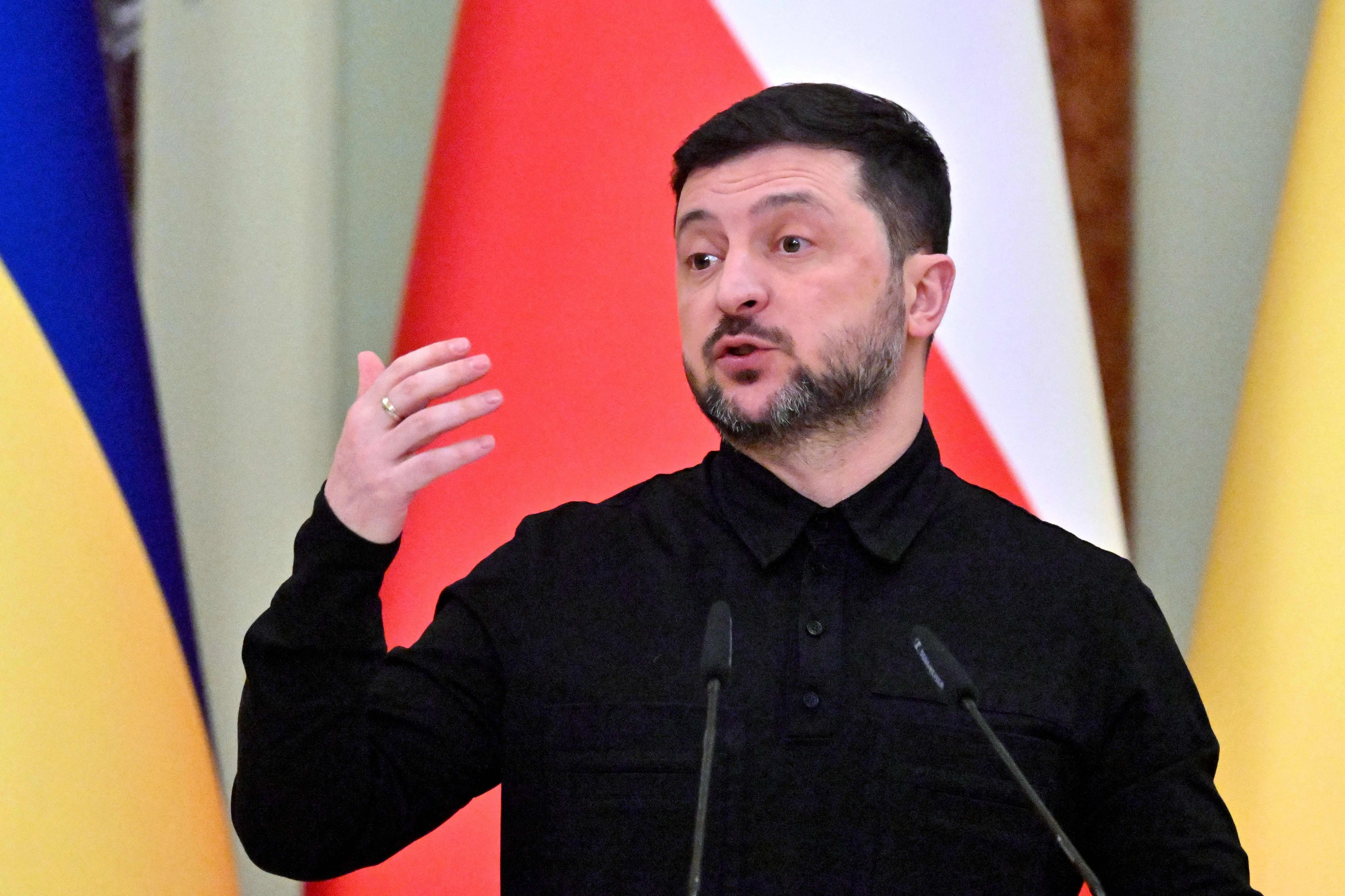 Trump pressiona por acordo de paz entre Rússia e Ucrânia até junho, diz Zelensky