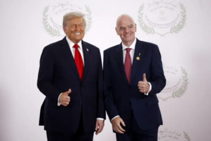 Trump entregará troféu na final da Copa do Mundo 2026, diz Infantino