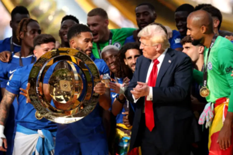 Trump entregará troféu na final da Copa do Mundo de 2026, confirma Infantino