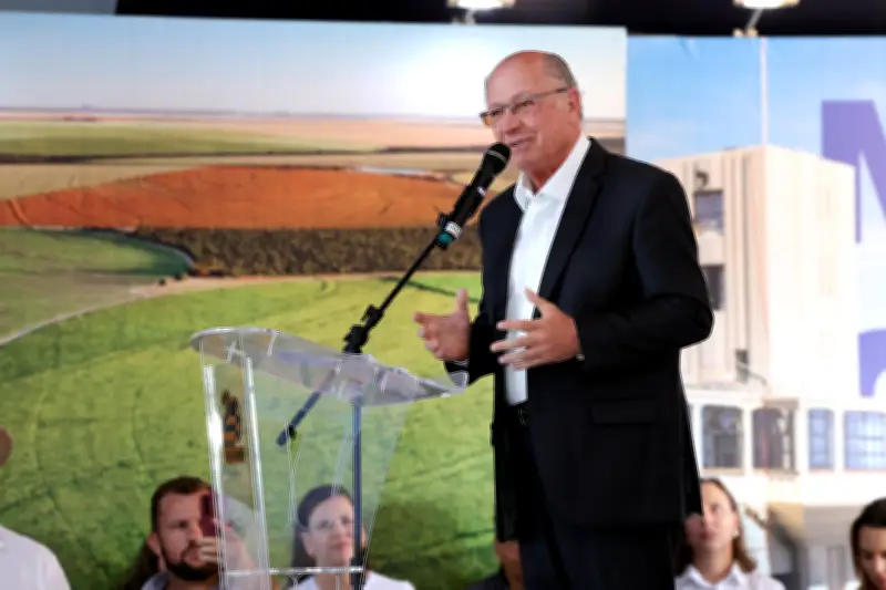 UE proíbe carne do Brasil a partir de 3 de setembro; Alckmin diz que Lula atua para reverter