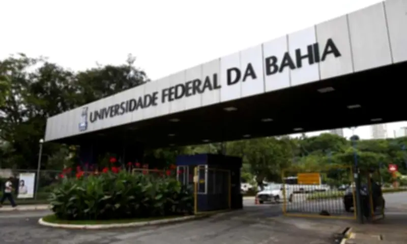 UFBA abre 37 vagas para professor com salário de até R$ 13,7 mil