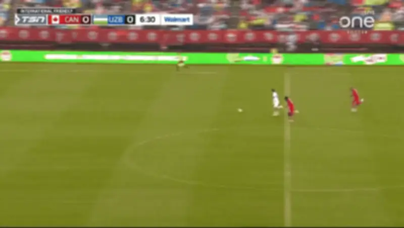 Uzbequistão: atacante perde gol incrível em amistoso contra o Canadá