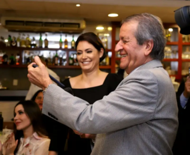 Valdemar se reúne com Michelle para encerrar crise no PL após críticas a Flávio