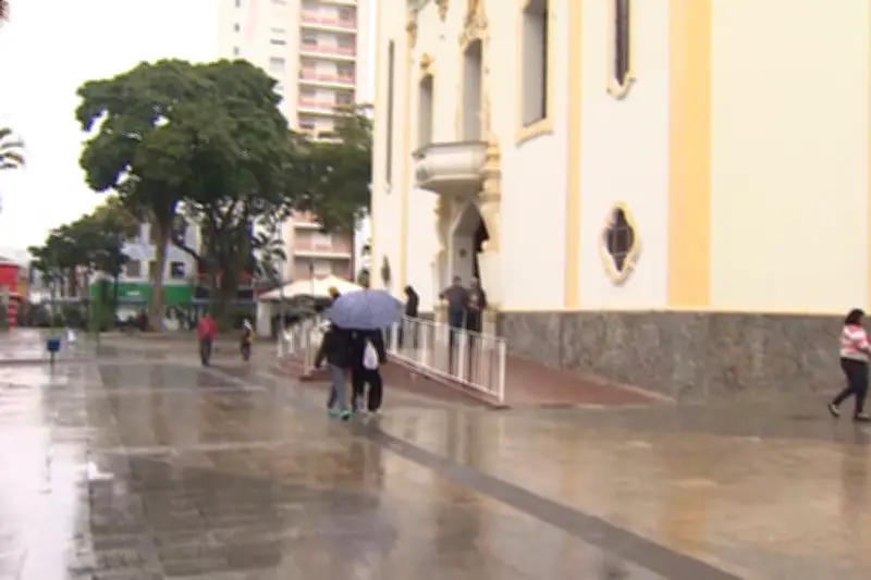 Vale do Paraíba: alerta para deslizamentos e alagamentos com chuva atípica