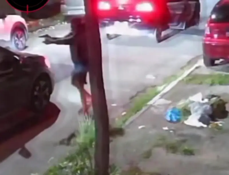 Vídeo mostra assalto a motorista na Zona Norte do Rio