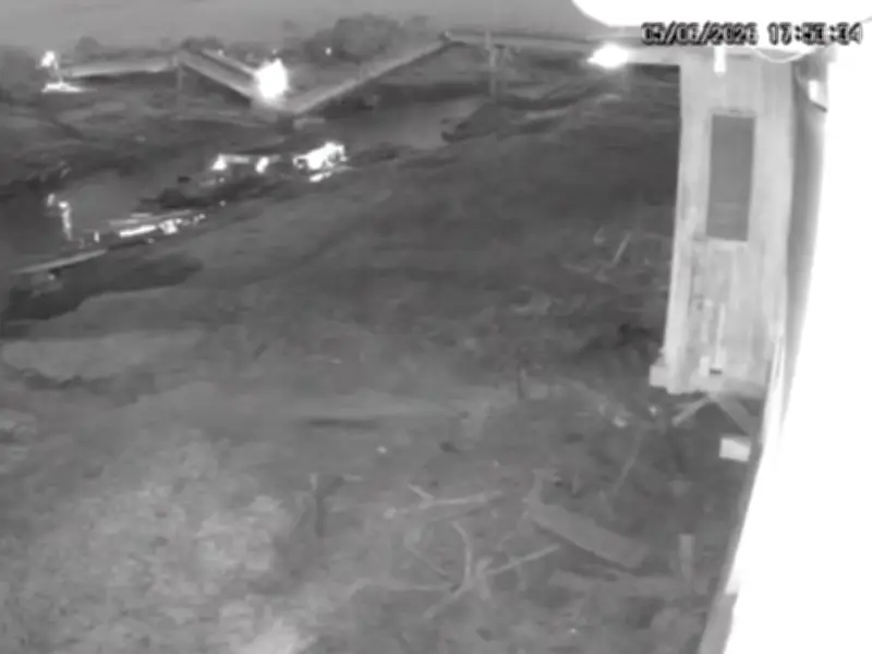 Vídeo mostra momento exato do desabamento de ponte no interior do Acre