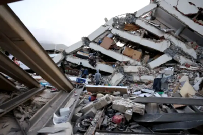 Venezuela: sábado é crucial para resgate após terremotos que mataram 920