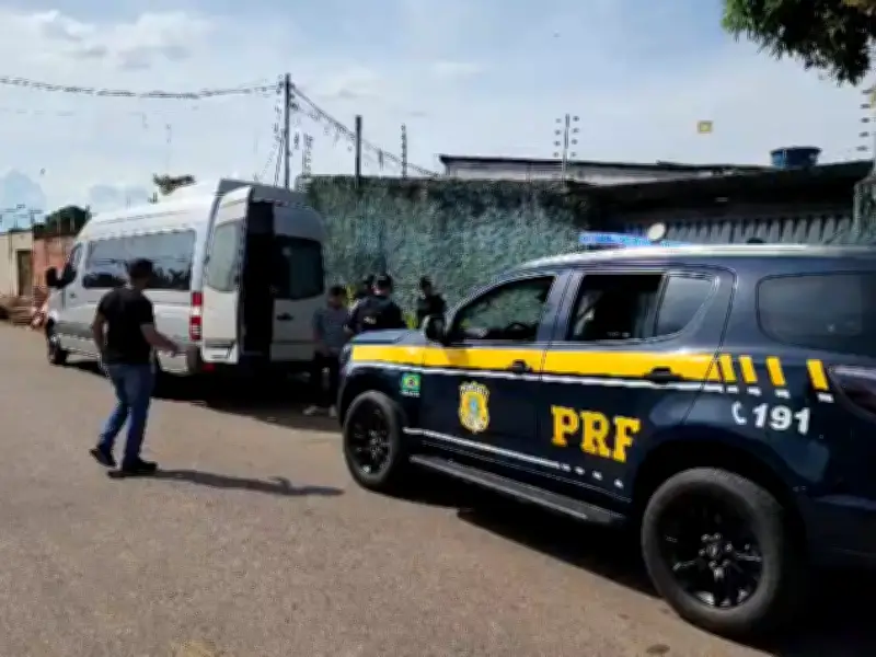 Venezuelanos comemoram resgates após terremoto; grupo é acolhido no Acre