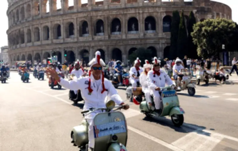 Vespa celebra 80 anos com mais de 10 mil scooters em Roma