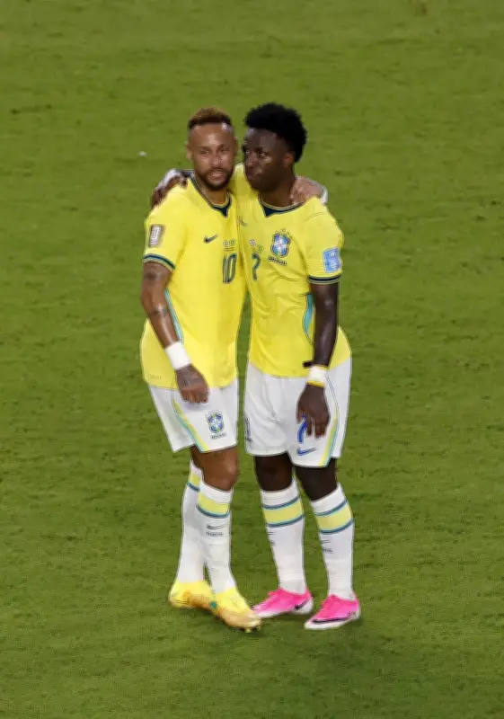 Vini Jr. celebra volta de Neymar à seleção: 'Momento muito importante'