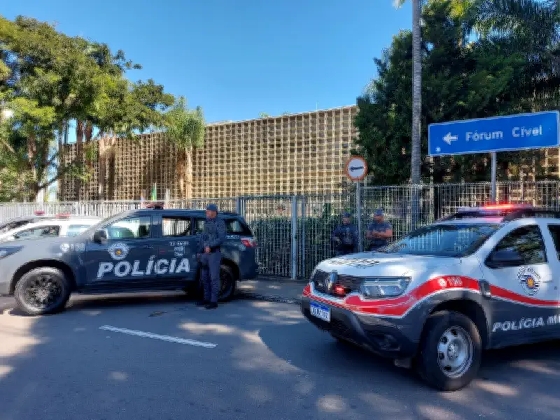 Viúva de motorista morto no ataque a delator do PCC depõe em júri
