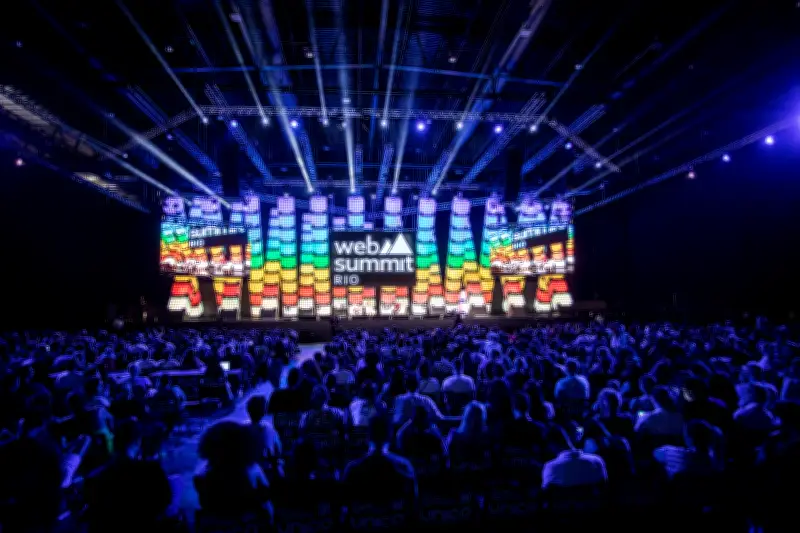 Web Summit Rio 2026 bate recorde com 1.572 startups, 43% fundadas por mulheres