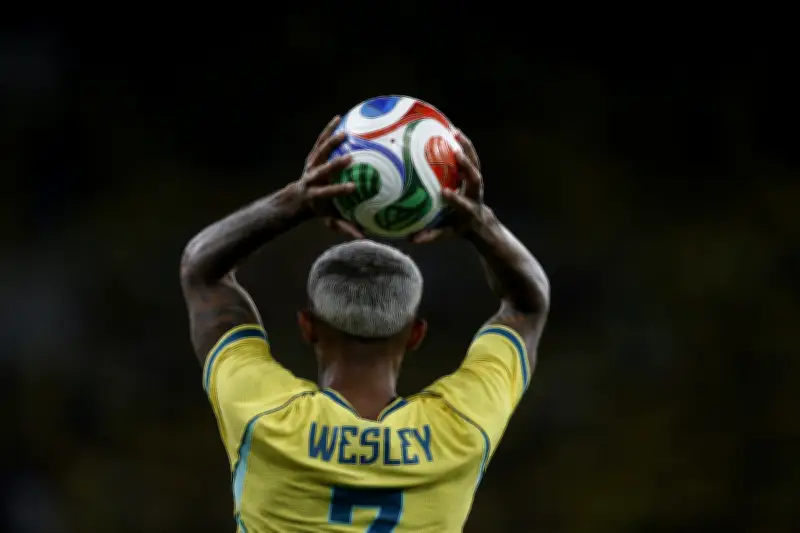 Wesley desabafa após ser cortado da Copa: 'Dói perder o sonho'