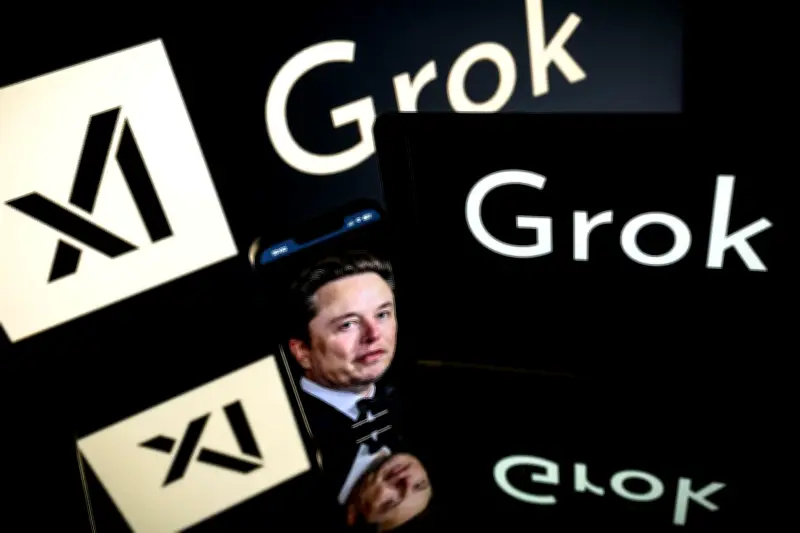 xAI de Musk suspende contratação de treinadores para chatbot Grok