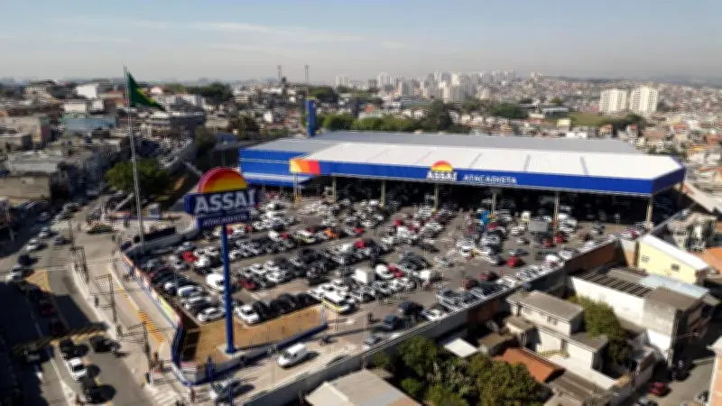 XP mantém compra do Assaí, mas corta preço-alvo para 2026
