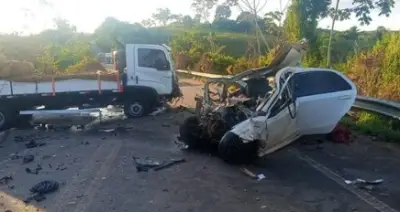 Acidente na BR-230 deixa dois mortos em colisão frontal no Pará