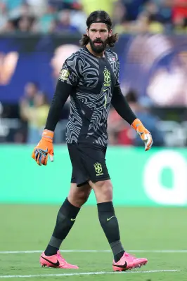 Alisson vê 'sucessão de erros' em gol do Marrocos, mas Brasil sai confiante