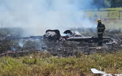 Avião cai em fazenda em Goiás; piloto de 74 anos sobrevive