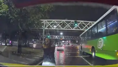 Bandidos armados tentam assaltar táxi na Avenida Rei Pelé após jogo do Brasil
