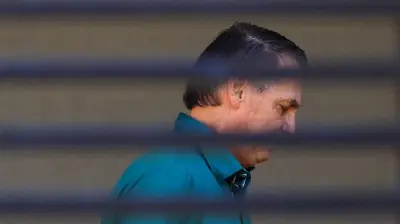 Bolsonaro melhora de saúde e deputado pede revogação da prisão domiciliar