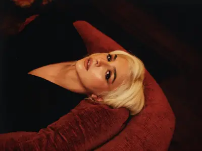 Bárbara Bandeira: pop e fado no dueto póstumo com Amália Rodrigues