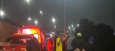 Carro cai de viaduto na Barra da Tijuca; duas vítimas socorridas