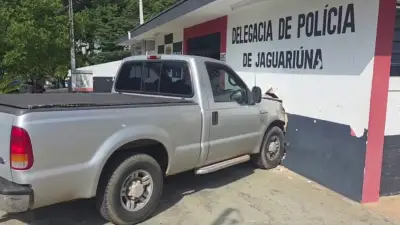 Carro invade delegacia em Jaguariúna após motorista ter mal súbito