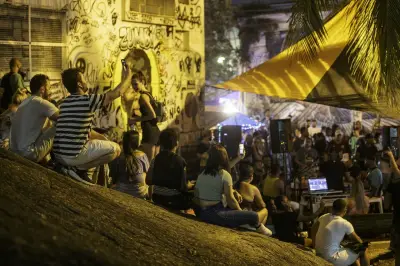 Cerveja celebra a arte do encontro em tempos de desencanto