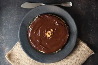 Cheesecake de Paçoca com Chocolate para o Dia dos Namorados