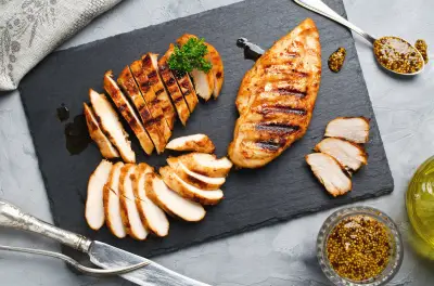 Chef revela segredos para frango suculento: salmoura, selagem e manteiga