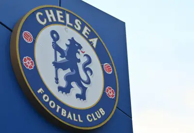 Chelsea anuncia saída de quatro jogadores e libera irmão de estrela do Bayern