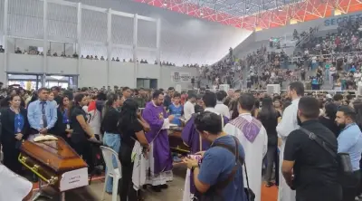 Comoção e aplausos marcam despedida de atletas de basquete mortos em acidente