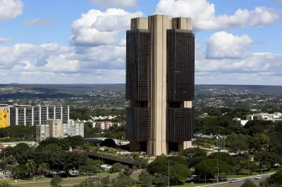 Copom reduz Selic para 14,25% e debate sobre meta de inflação ganha destaque