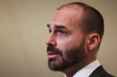 Eduardo Bolsonaro sugere rompimento com partido Novo após críticas de Zema
