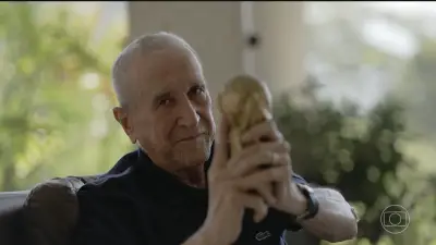 Ex-técnico Carlos Alberto Parreira apresenta melhora, mas segue na UTI