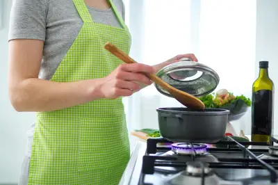Fogo médio: como identificar e quando usar no preparo de receitas