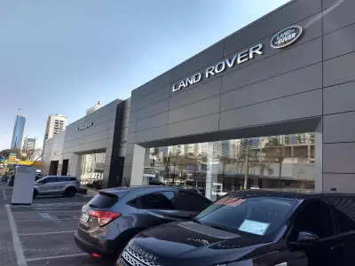 Hackers russos invadiram Jaguar Land Rover e causaram dano de US$ 2,5 bi