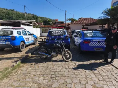 Homem furta moto em segundos em Varre-Sai e é preso