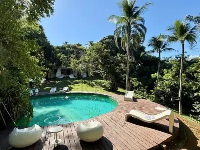 Ilha de Ivo Pitanguy em Angra dos Reis está à venda por preço sob consulta