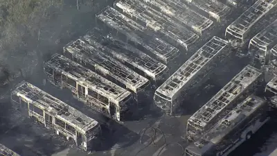 Incêndio destrói 27 ônibus em garagem na Região Noroeste de BH