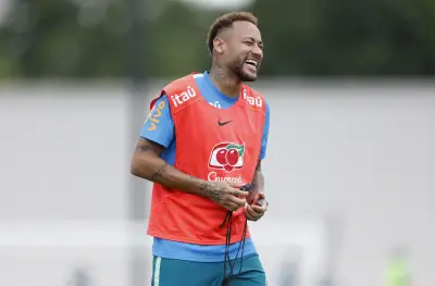 Marca destaca 'caça a Neymar' e divisão no Brasil na Copa