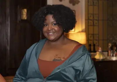 MC Carol surge como cunhada de Jeniffer Nascimento em 'Quem Ama Cuida'